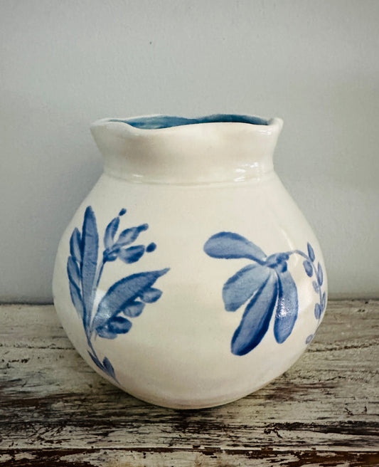 Ruffled Rim Daisy Vase