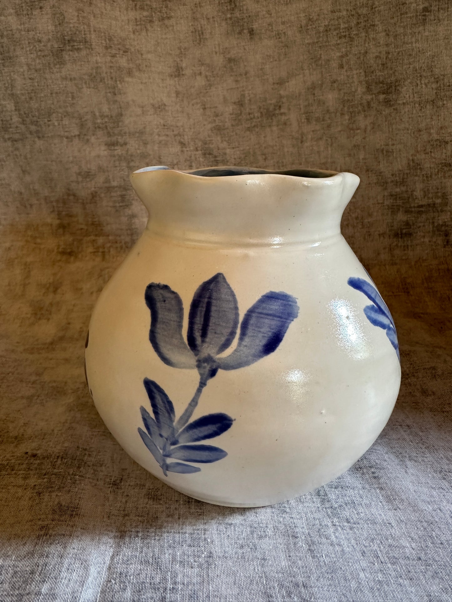Ruffled Rim Daisy Vase
